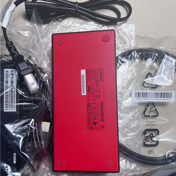 ThinkPad USB-C Dock Gen 2(Like New) - Picture 3 of 10